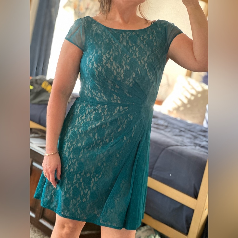 Jessica Simpson lined Teal lace dress - size 4
